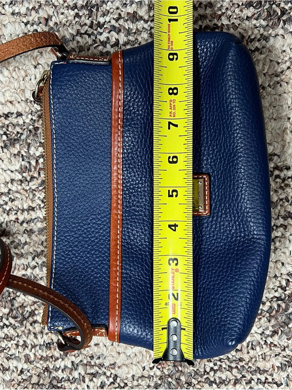 Dooney & Bourke compact pebbled